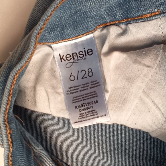 Kensie Jeans Size 6/28 The Ultimate High Rise Skinny Light Wash Distressed Ankle - Picture 6 of 10